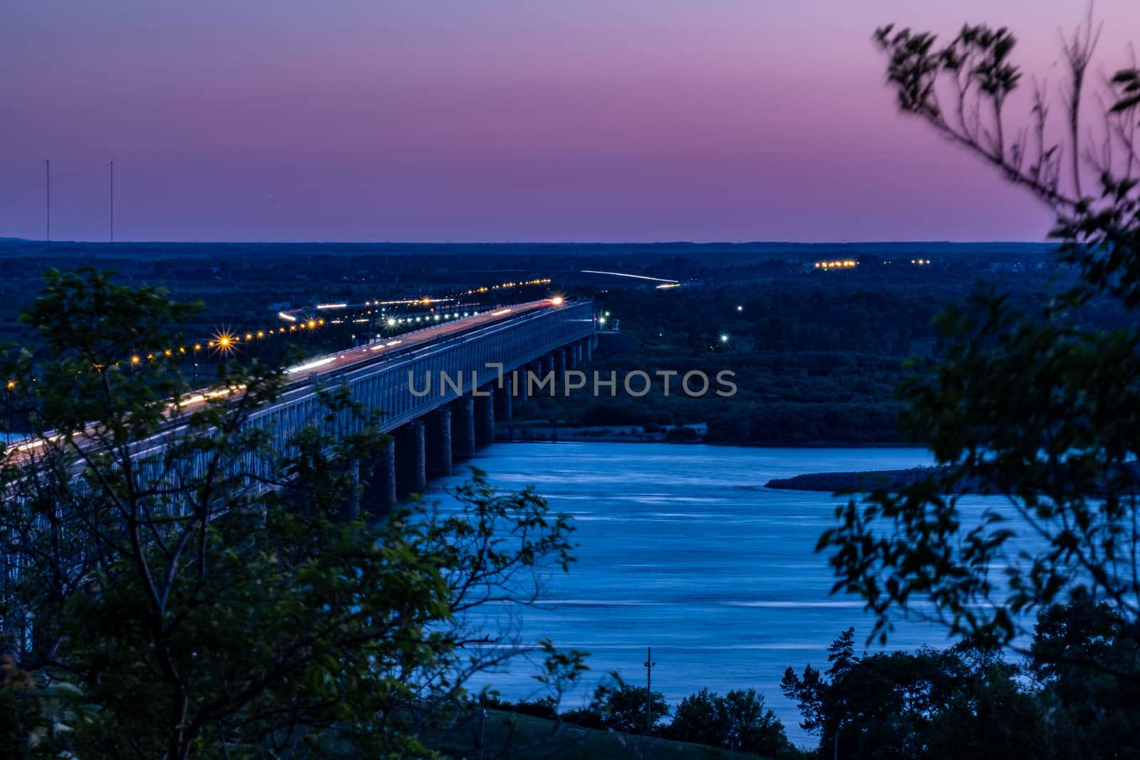 Bridge over the Amur river in Khabarovsk, Russia. Night photography.