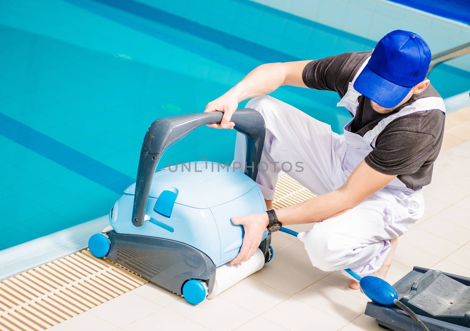 Pool Vacuum Cleaner by welcomia