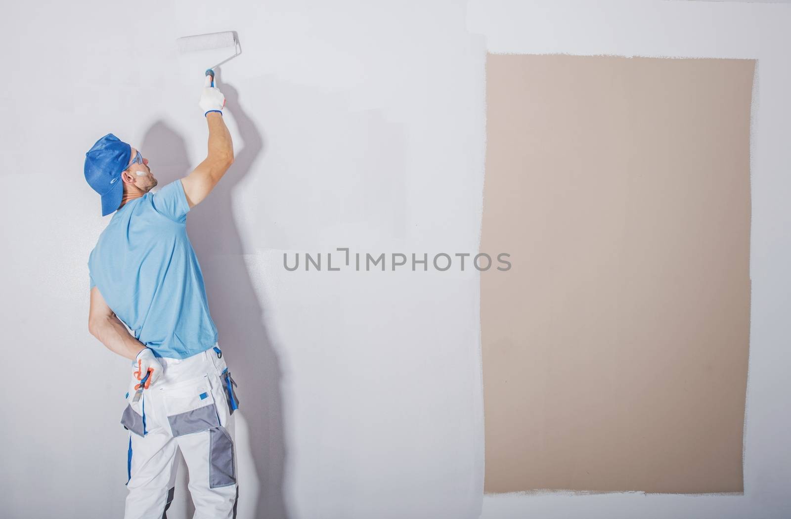 Room Painter at Work by welcomia