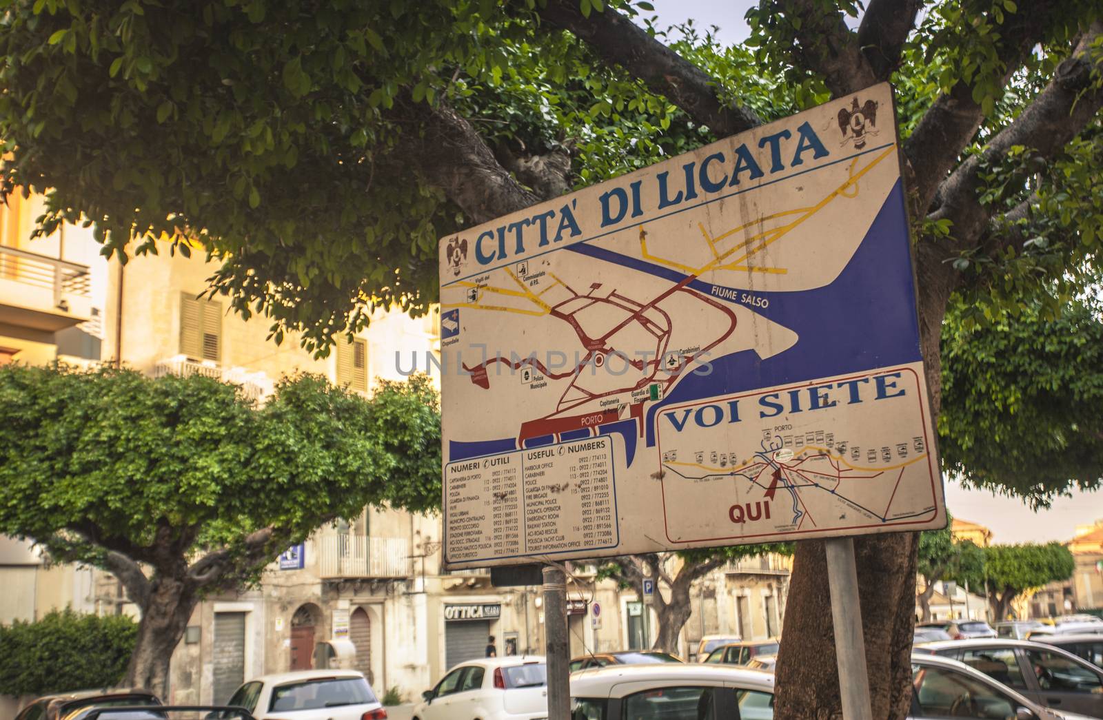 Billboard showing the map and the indications for the major points of interest in Licata