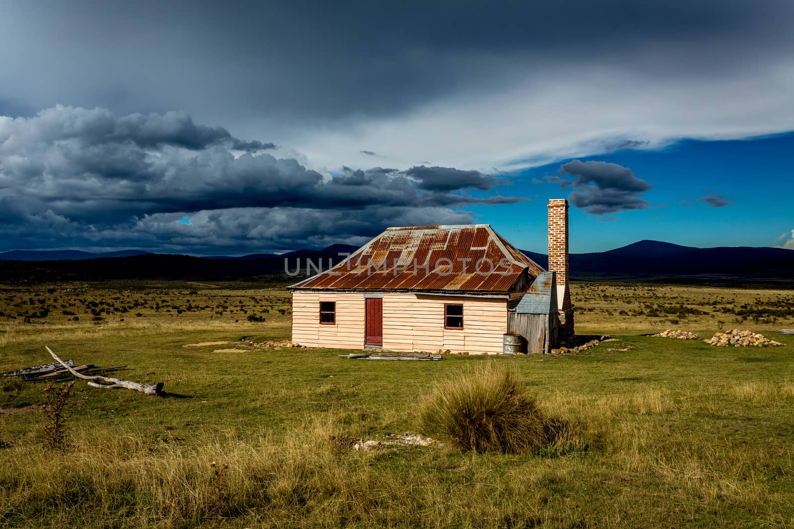 Old hut in Kosciuszko National Park by lovleah