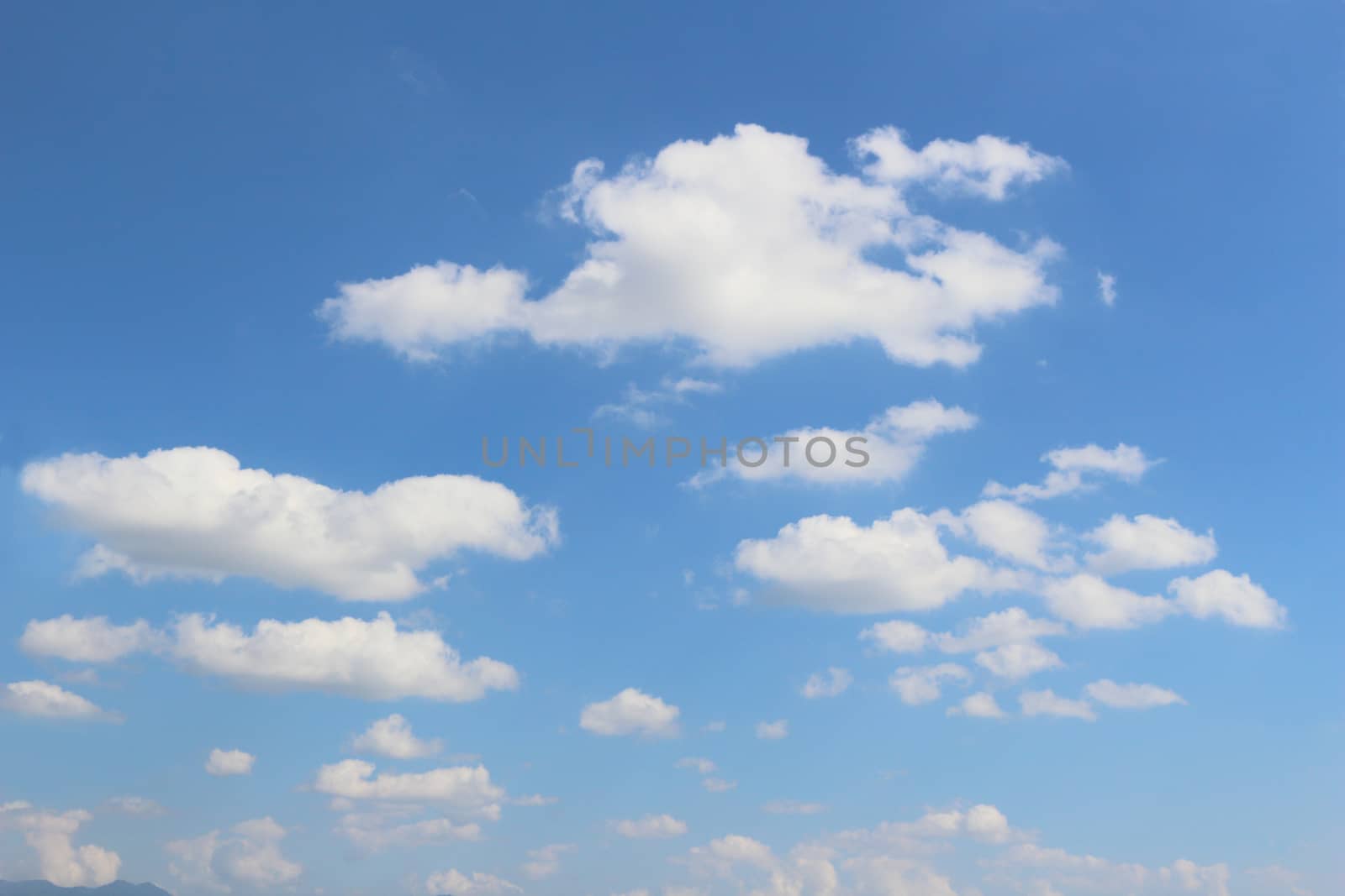 image of cloud in blue sky.