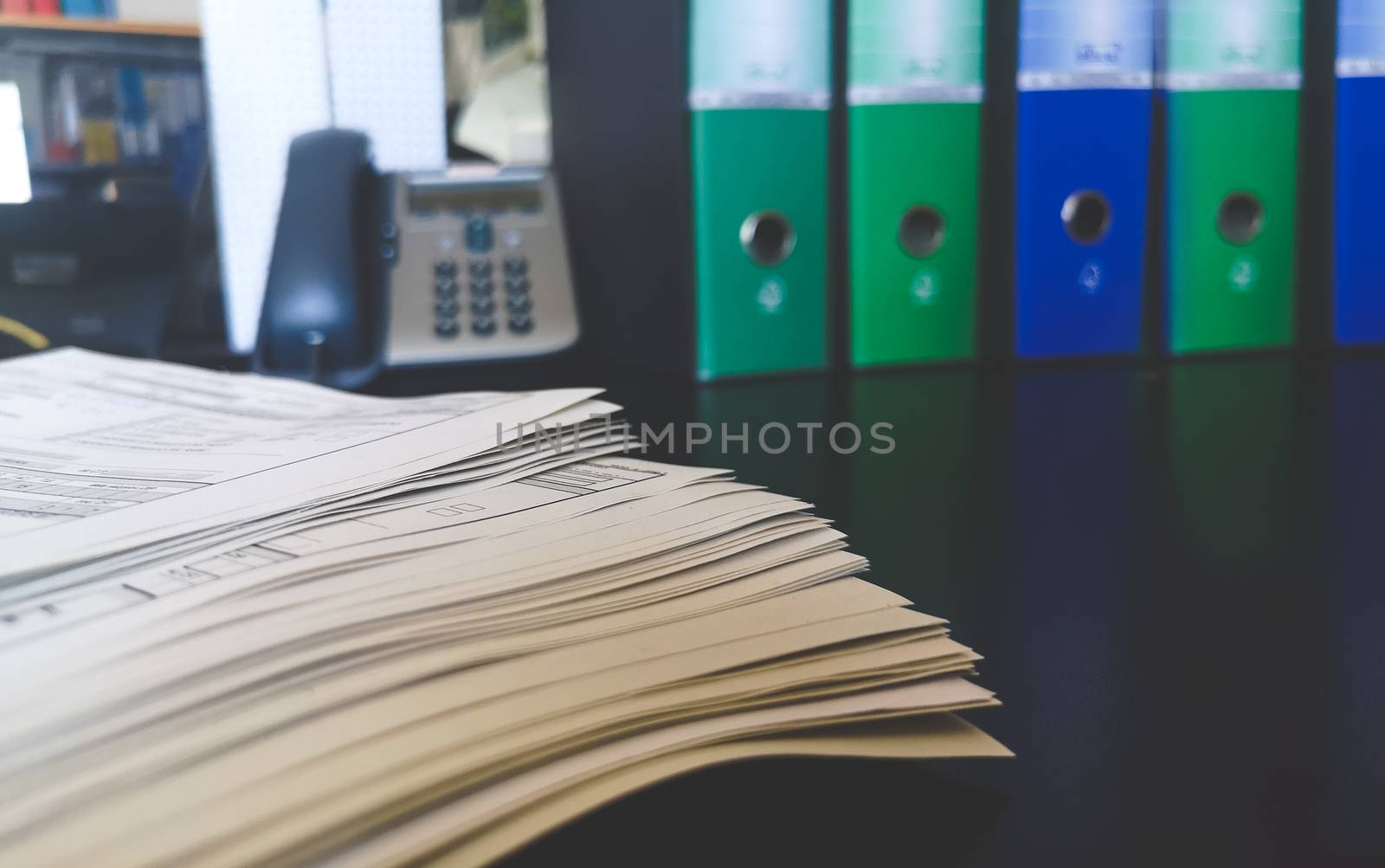 backlog table desk after returning in office from vacations .