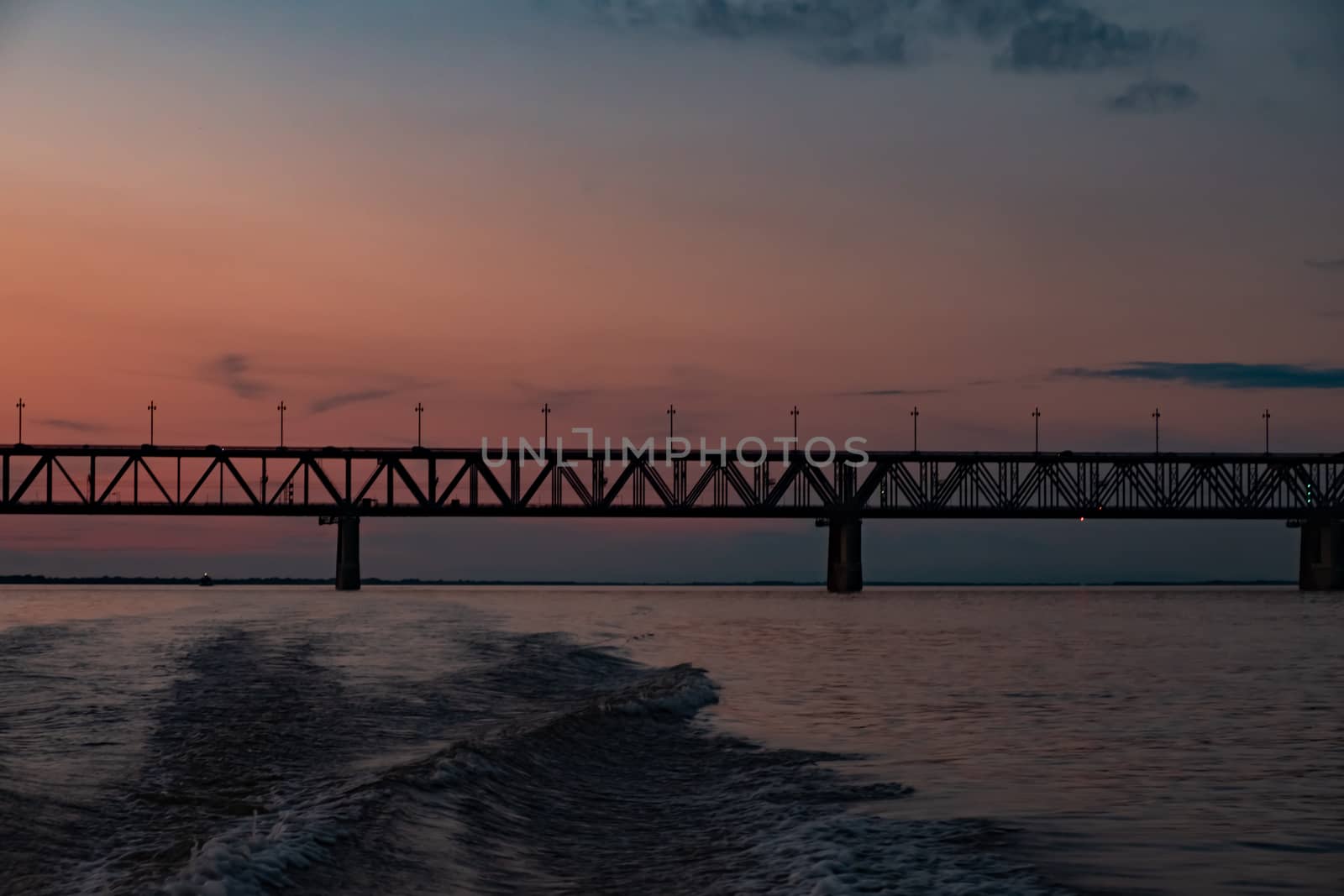 Splashes of water from the boat at sunset. by rdv27