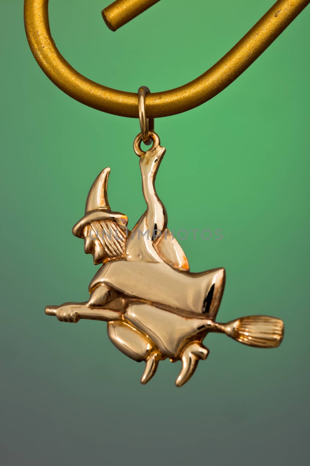 A Precious gold pendant, ideal like gift