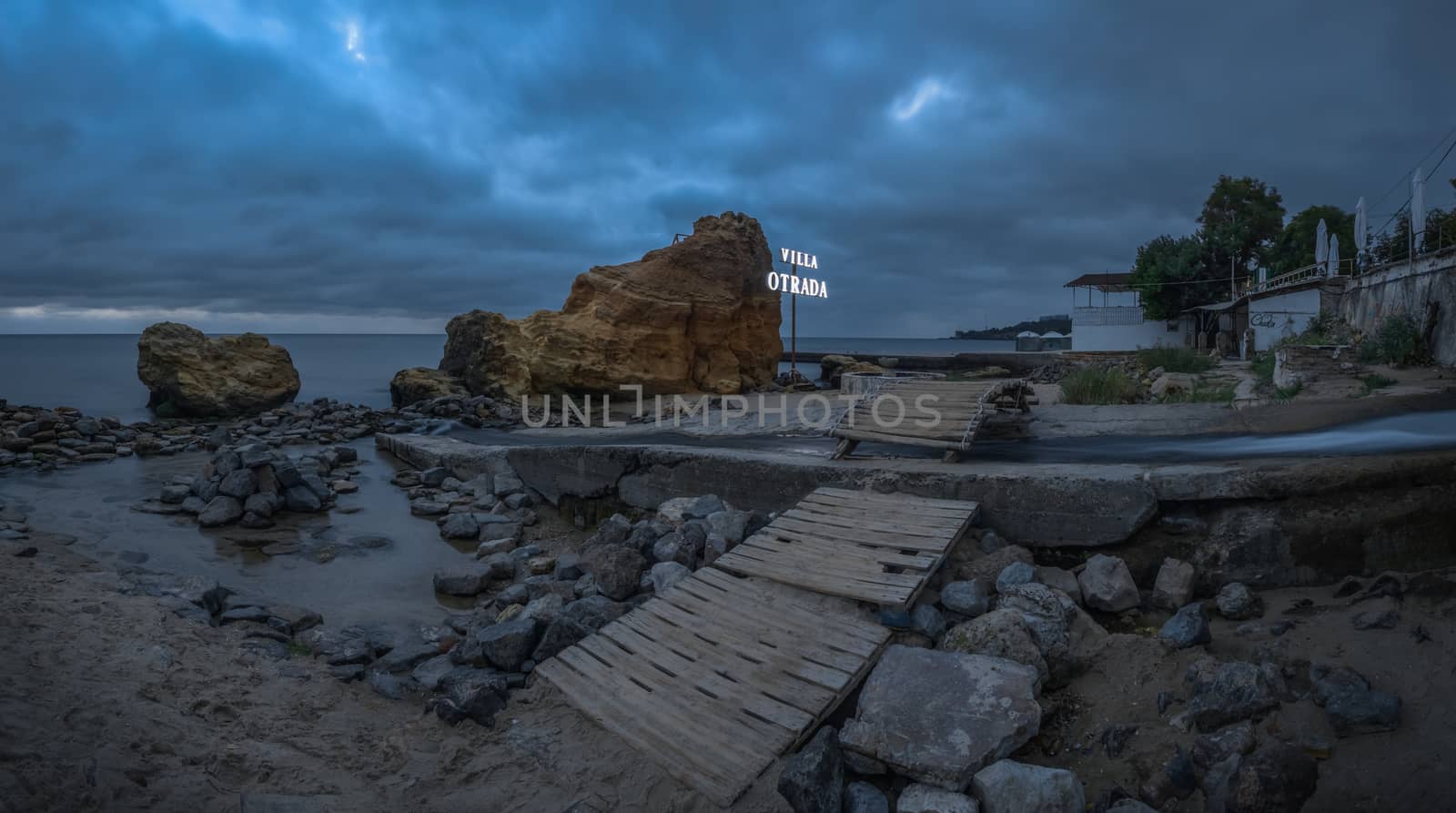 Gloomy clouds over the sea by Multipedia