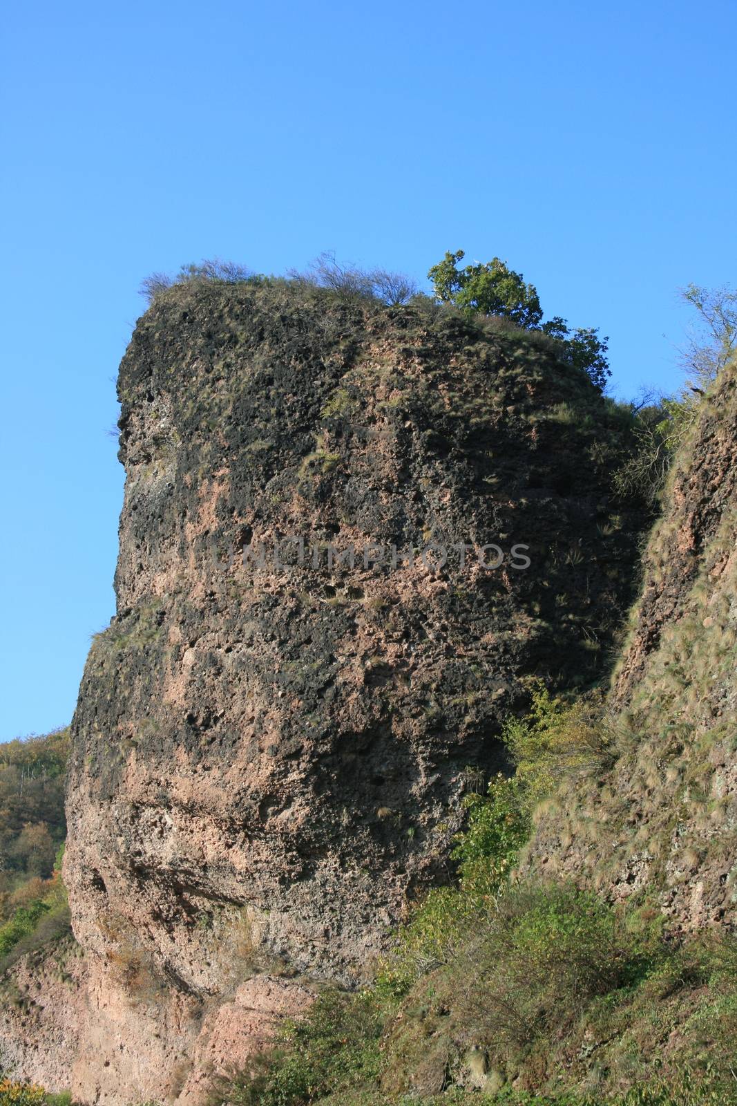 a rock shaped like a tower    ein Felsen geformt wie ein Turm