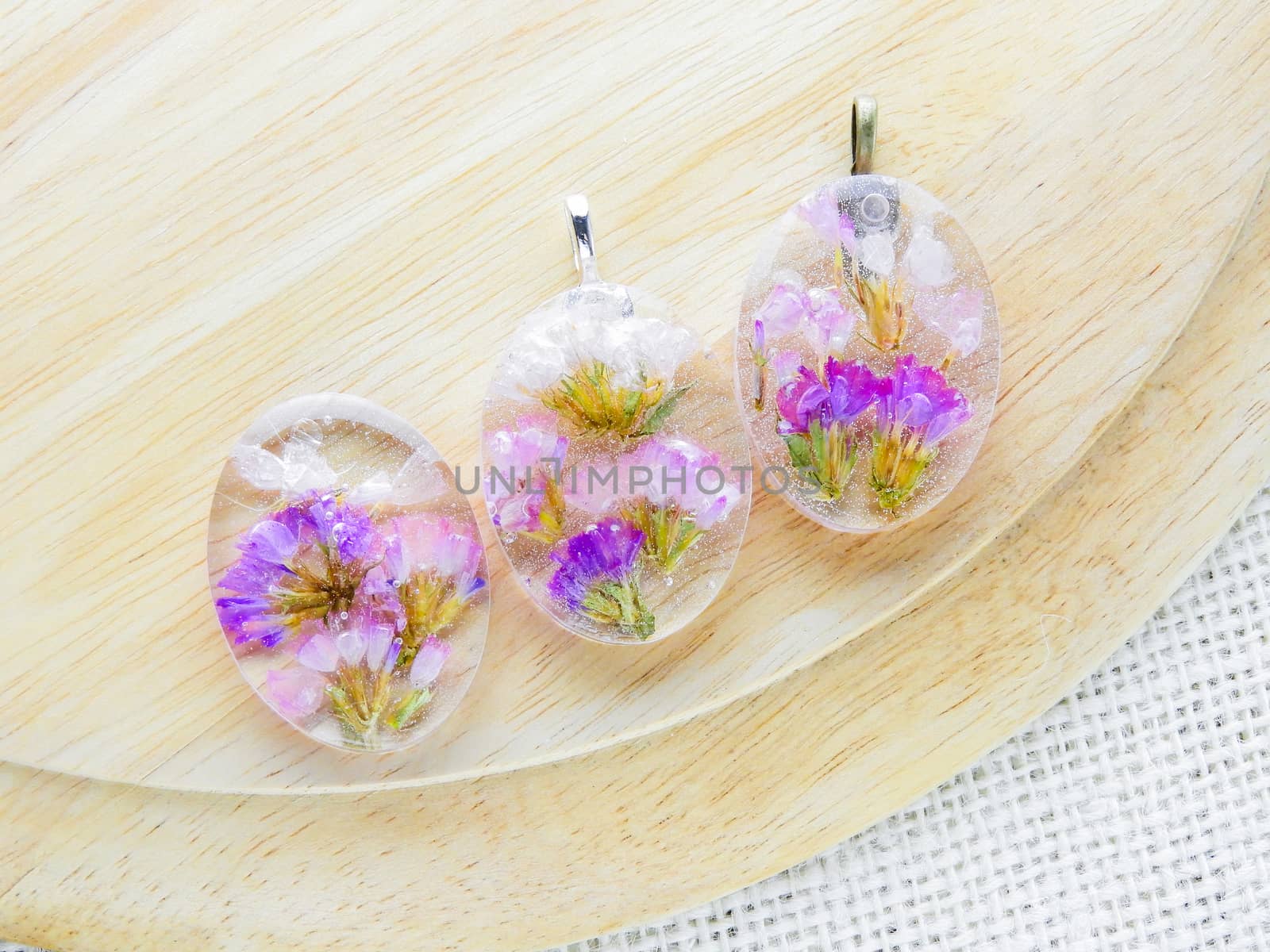 Dried flower in crystal clear resin pendant necklace, pendant wi by yuiyuize