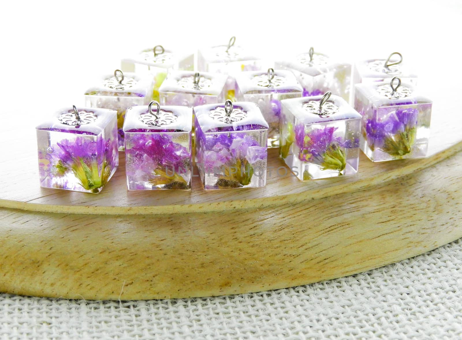 Dried flower in crystal clear resin pendant necklace, pendant wi by yuiyuize