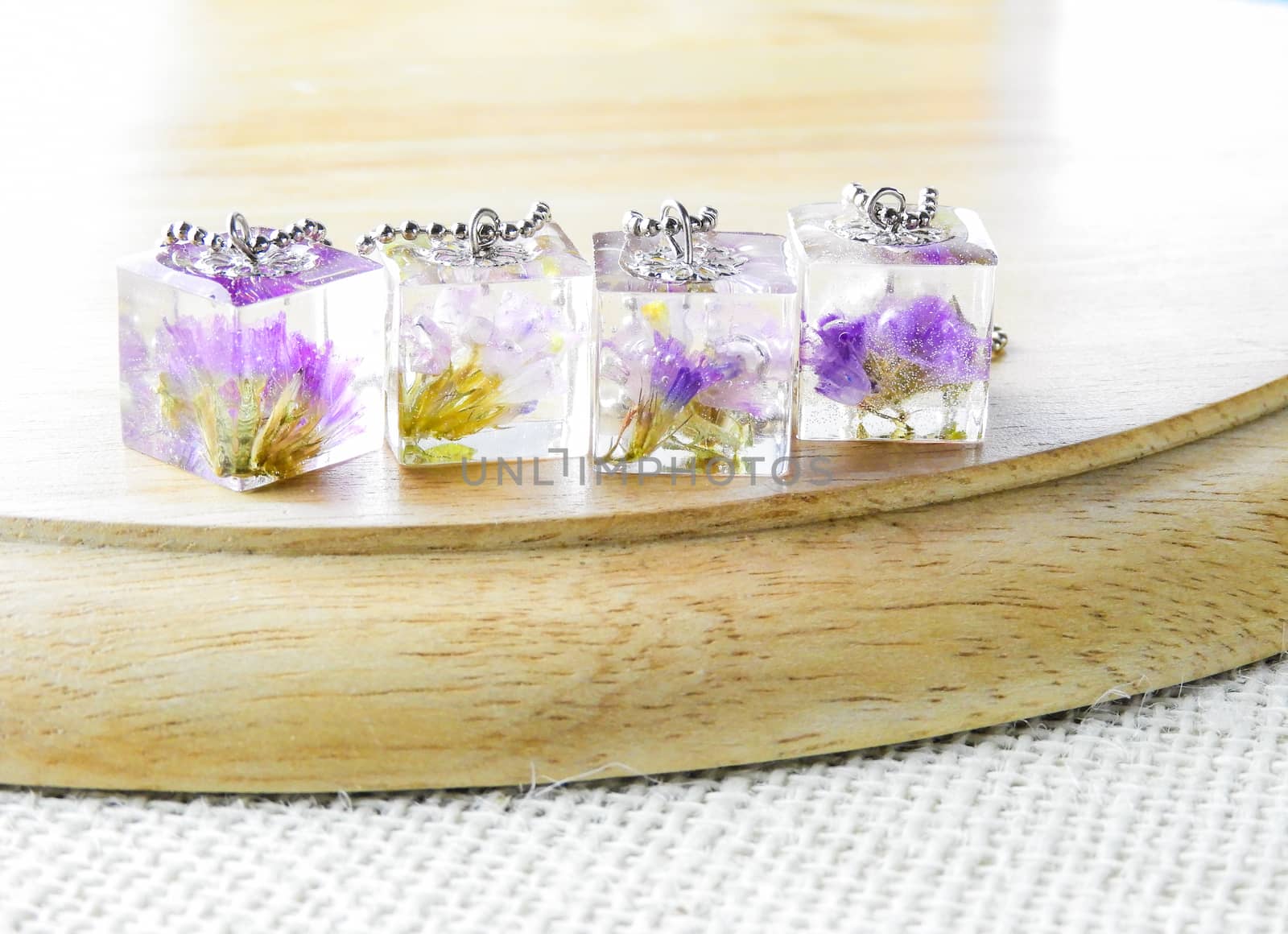 Dried flower in crystal clear resin pendant necklace, pendant wi by yuiyuize