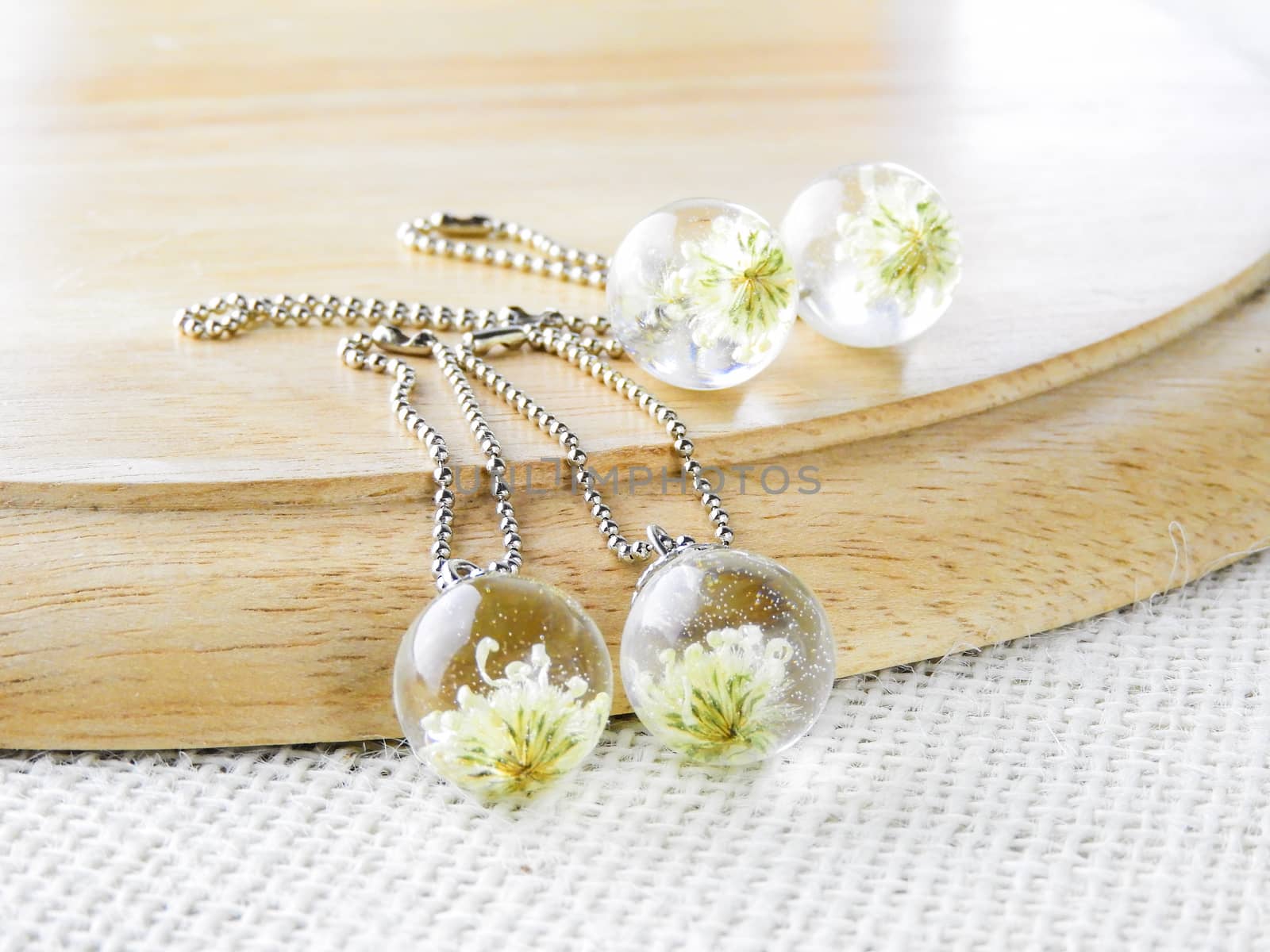 Dried flower in crystal clear resin pendant necklace, pendant wi by yuiyuize