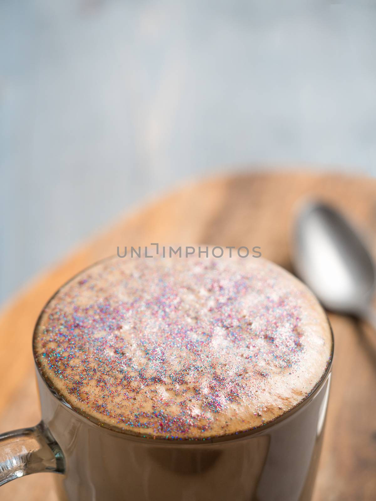 diamond cappuccino coffee with edible glitter by fascinadora