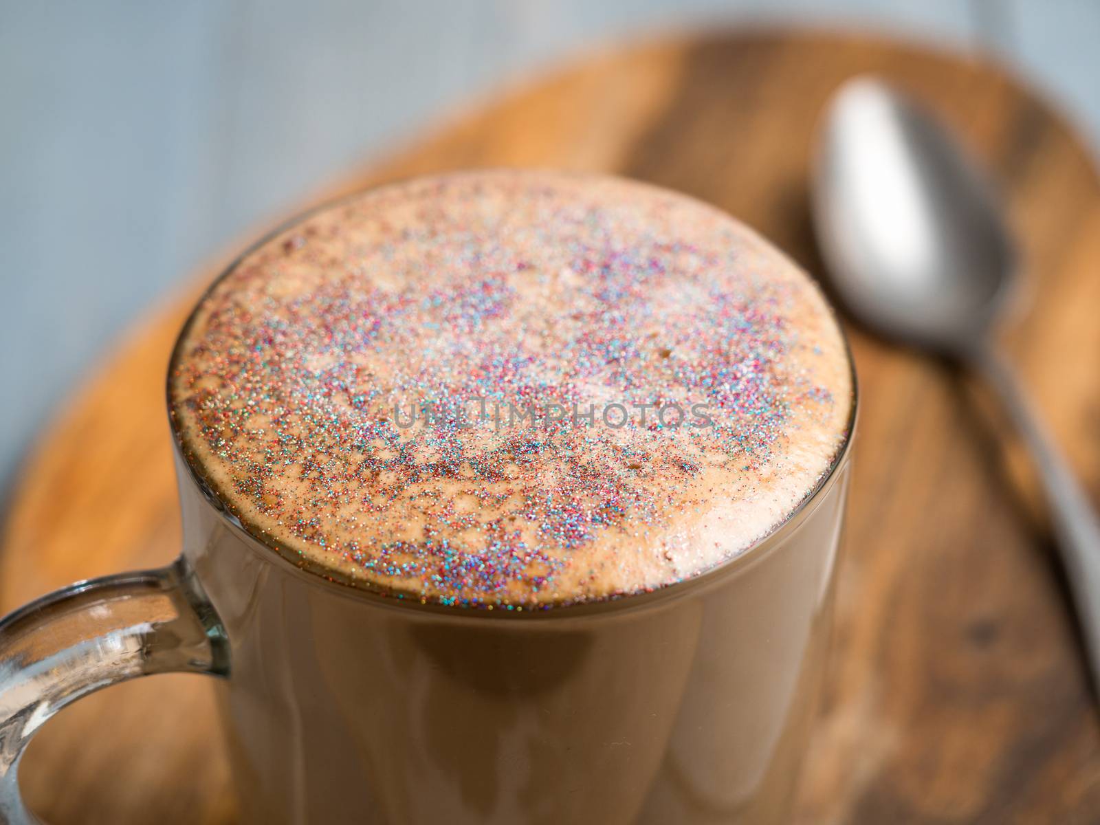 diamond cappuccino coffee with edible glitter by fascinadora