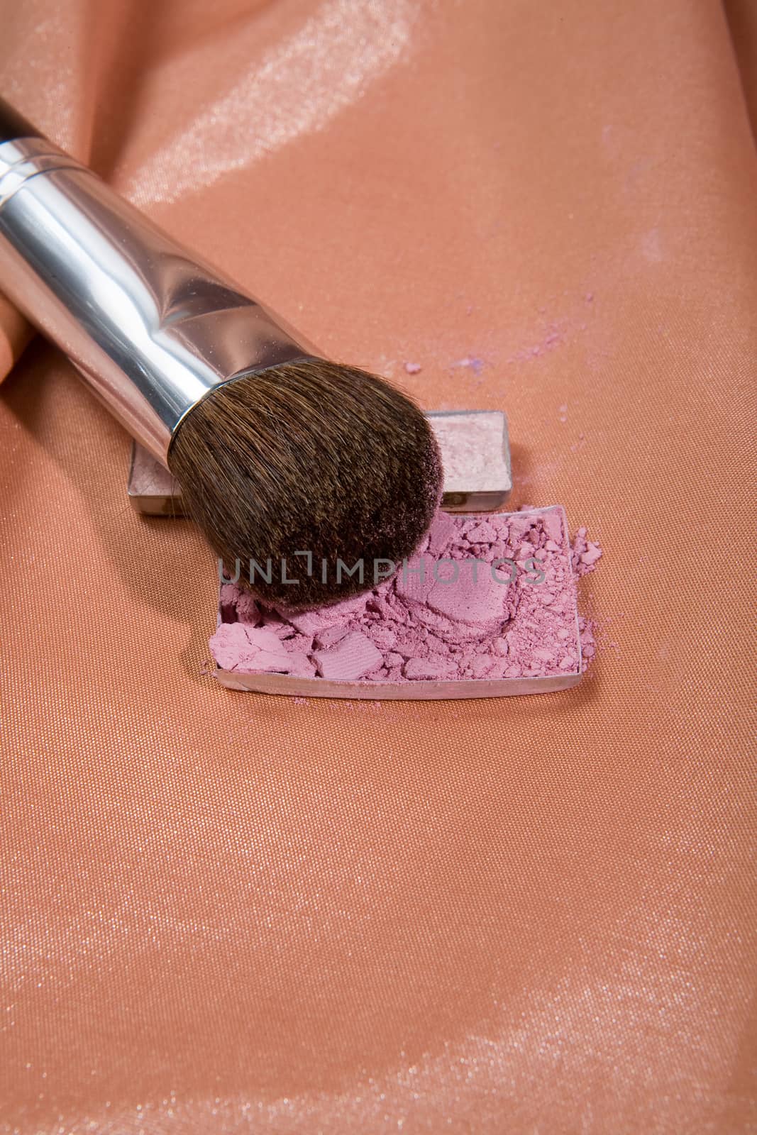 Cosmetic brushes