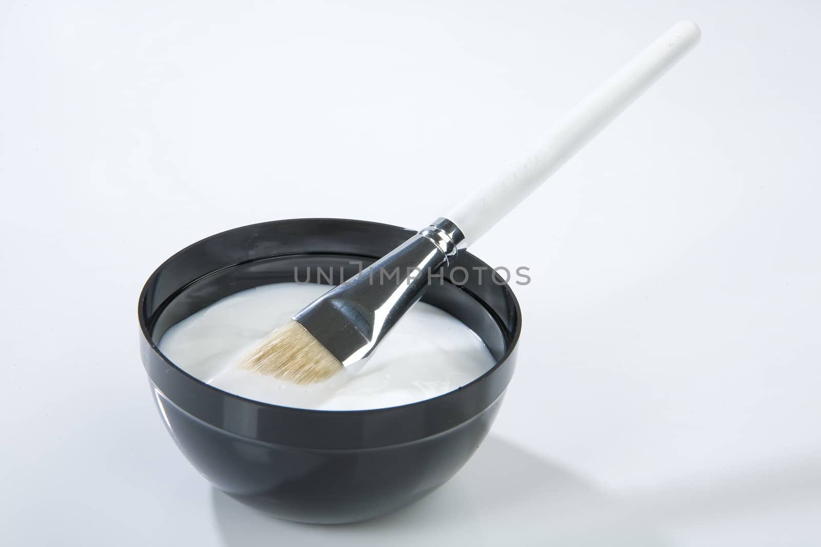 Cosmetic brushes