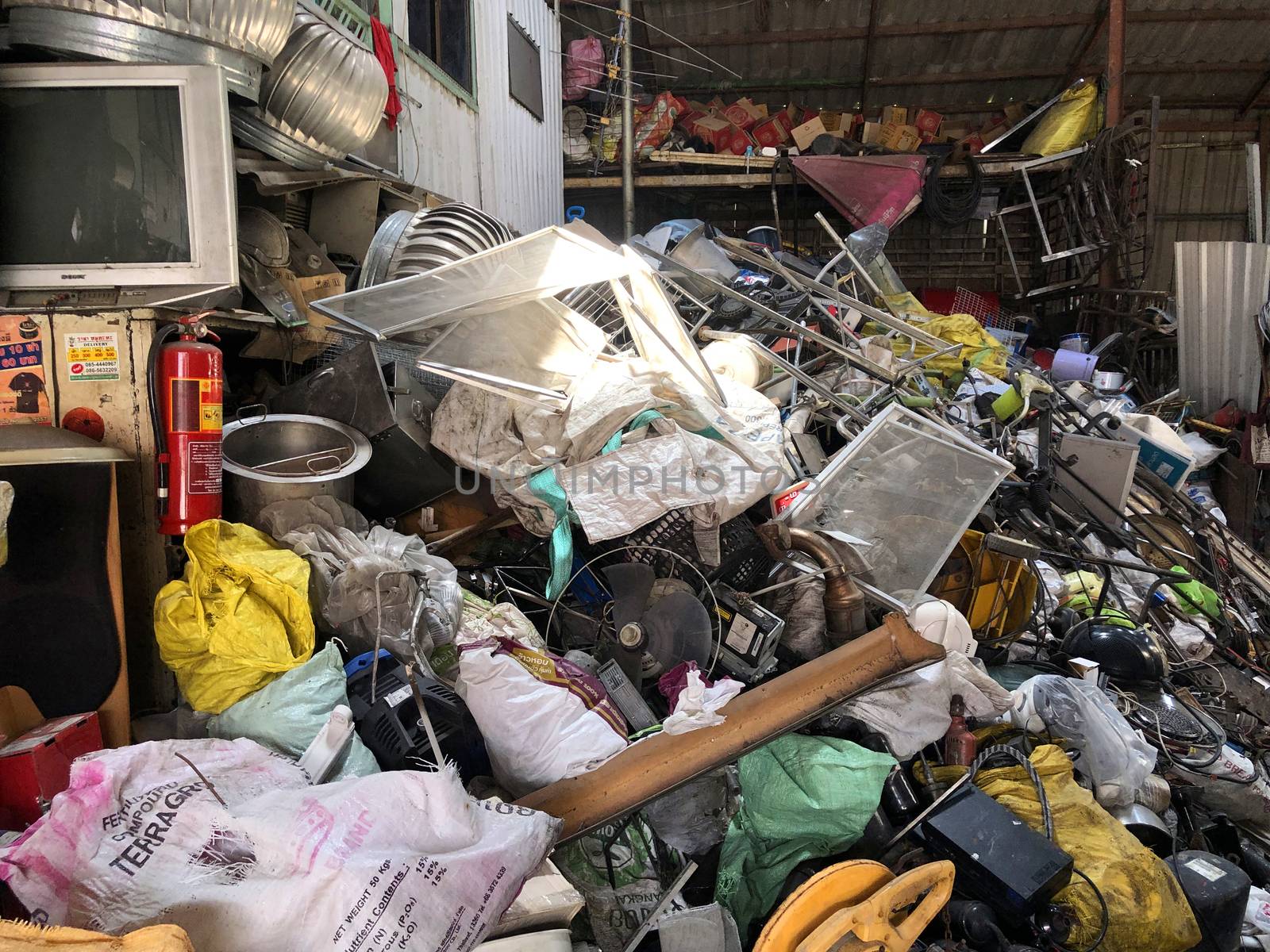 The shop to buy waste from Thailand can make a lot of money for  by pkproject
