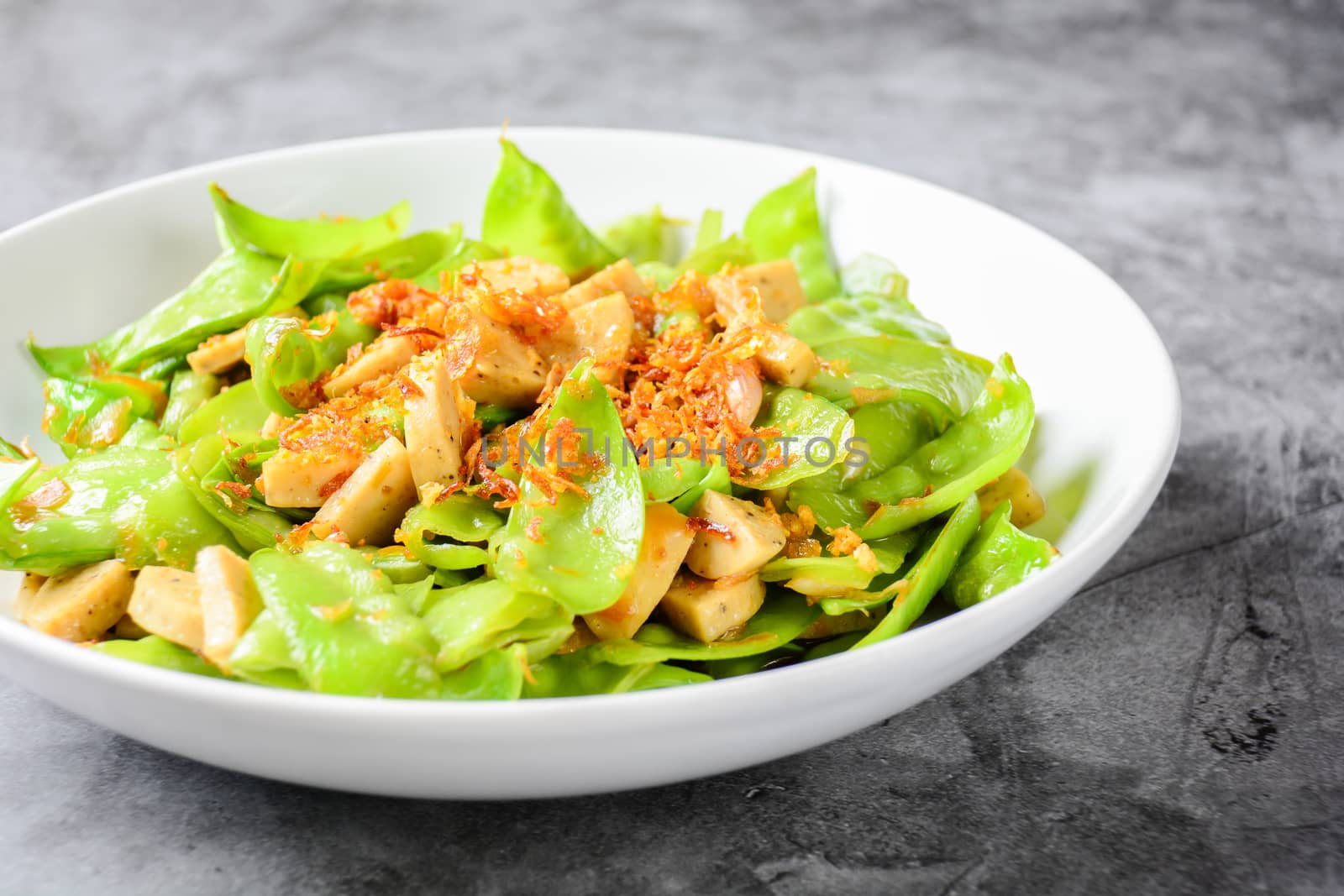 Stir Fry Snow Peas with Vietnamese Grilled Pork Sausage, topping by yuiyuize