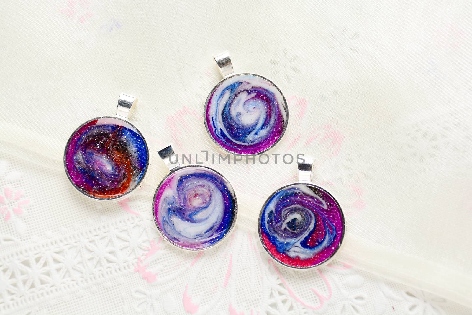 Create galaxy drink coasters using resin, glitter and pigment po by yuiyuize