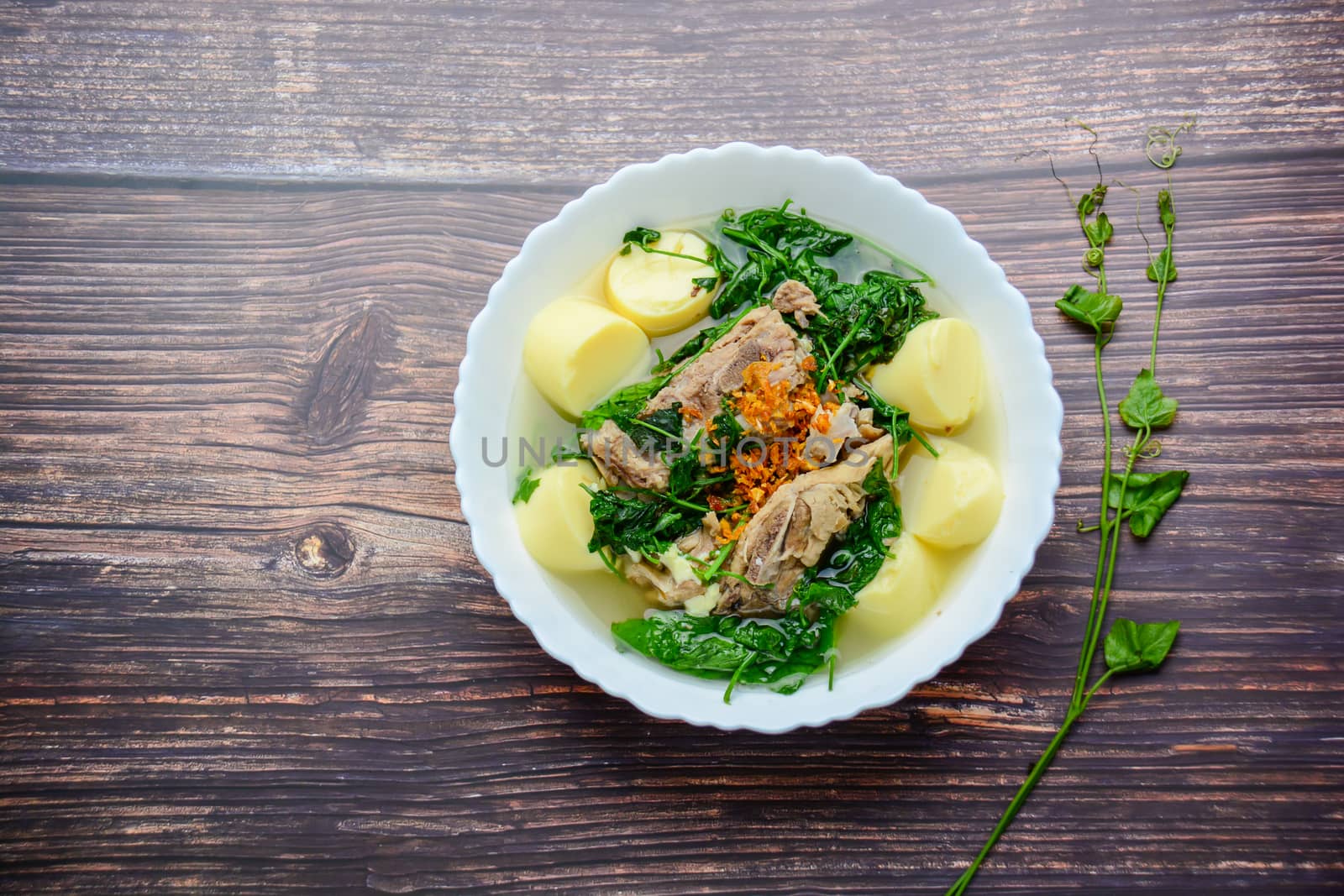 Ivy gourd soup with Soft white bean curd and pork bone by yuiyuize