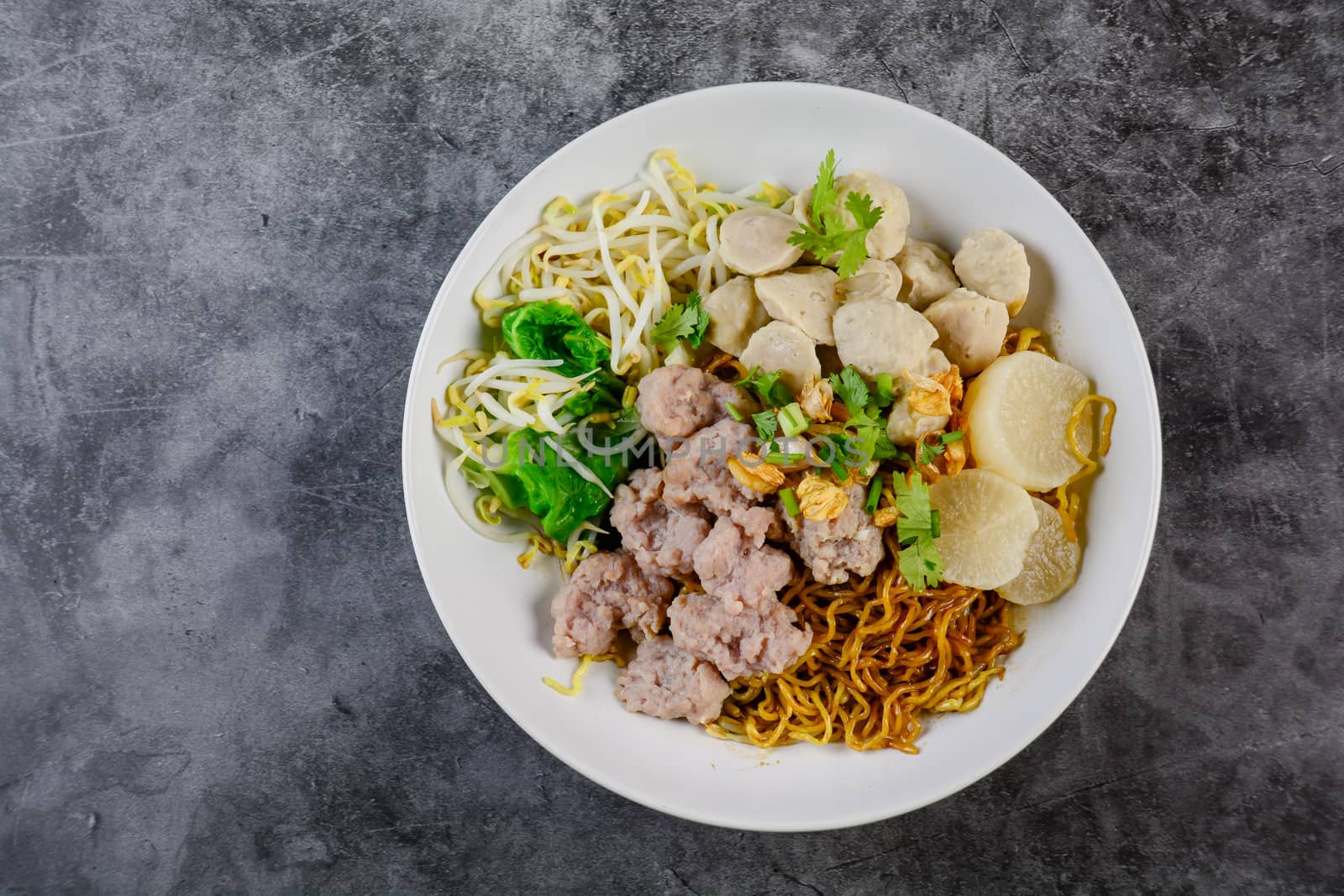 noodles with pork and meat balls by yuiyuize