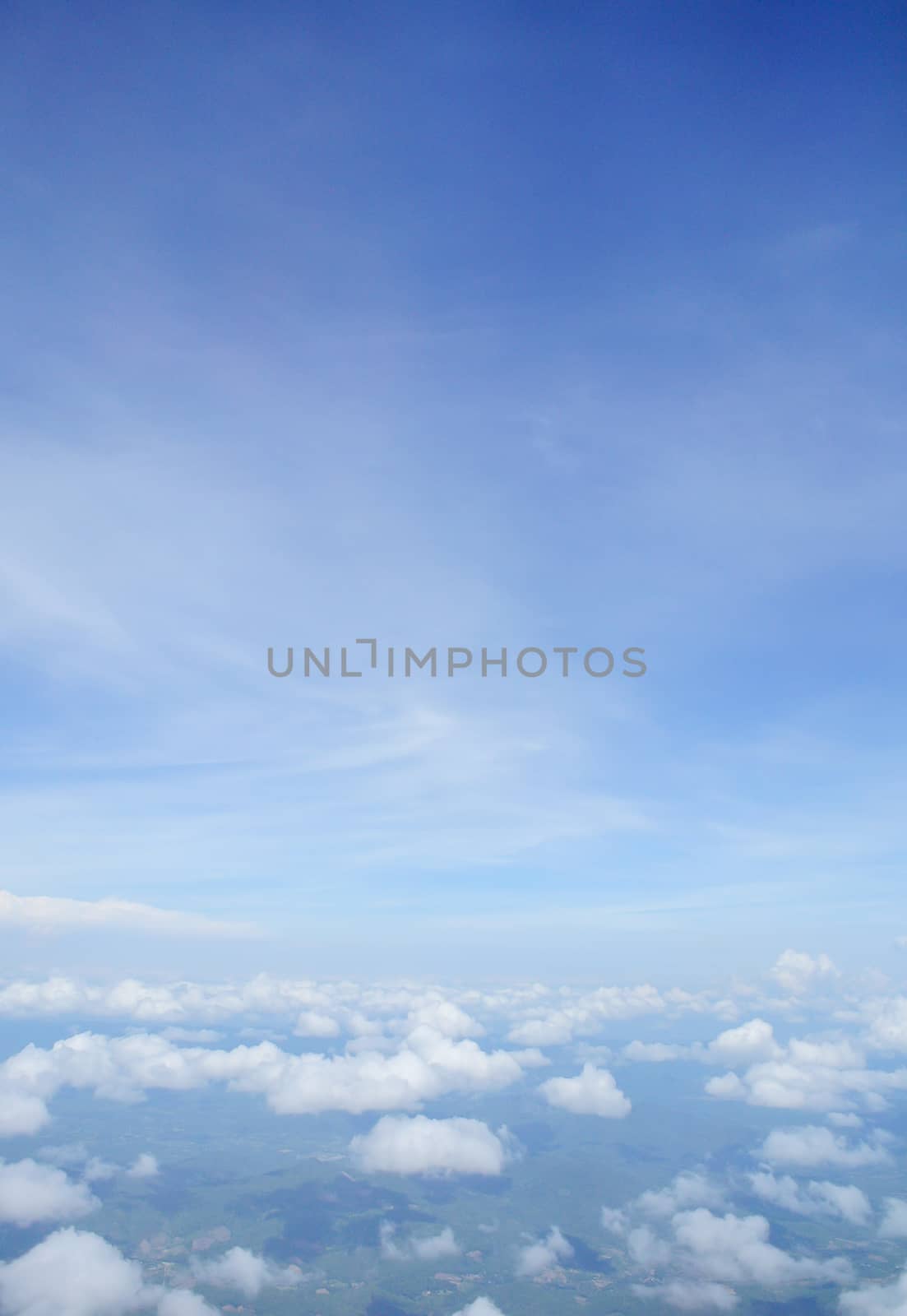 Beautiful Blue sky with clouds by yuiyuize