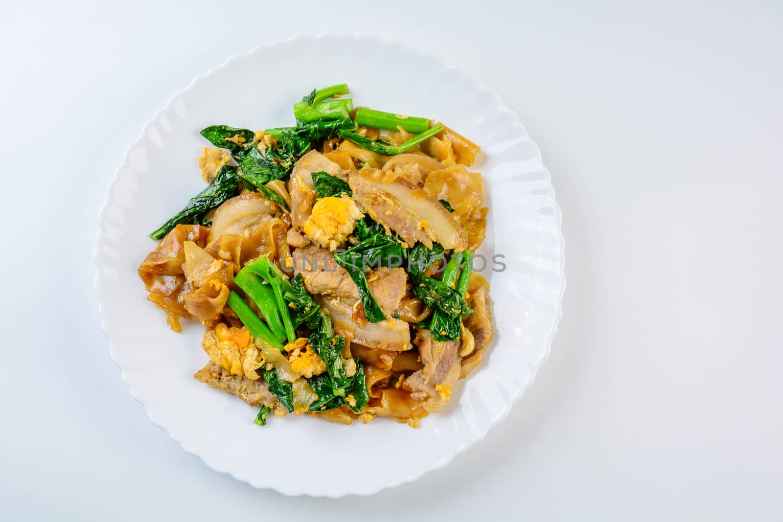 Stir-fried Fresh Rice-flour Noodles With Sliced Pork, Egg and Ka by yuiyuize