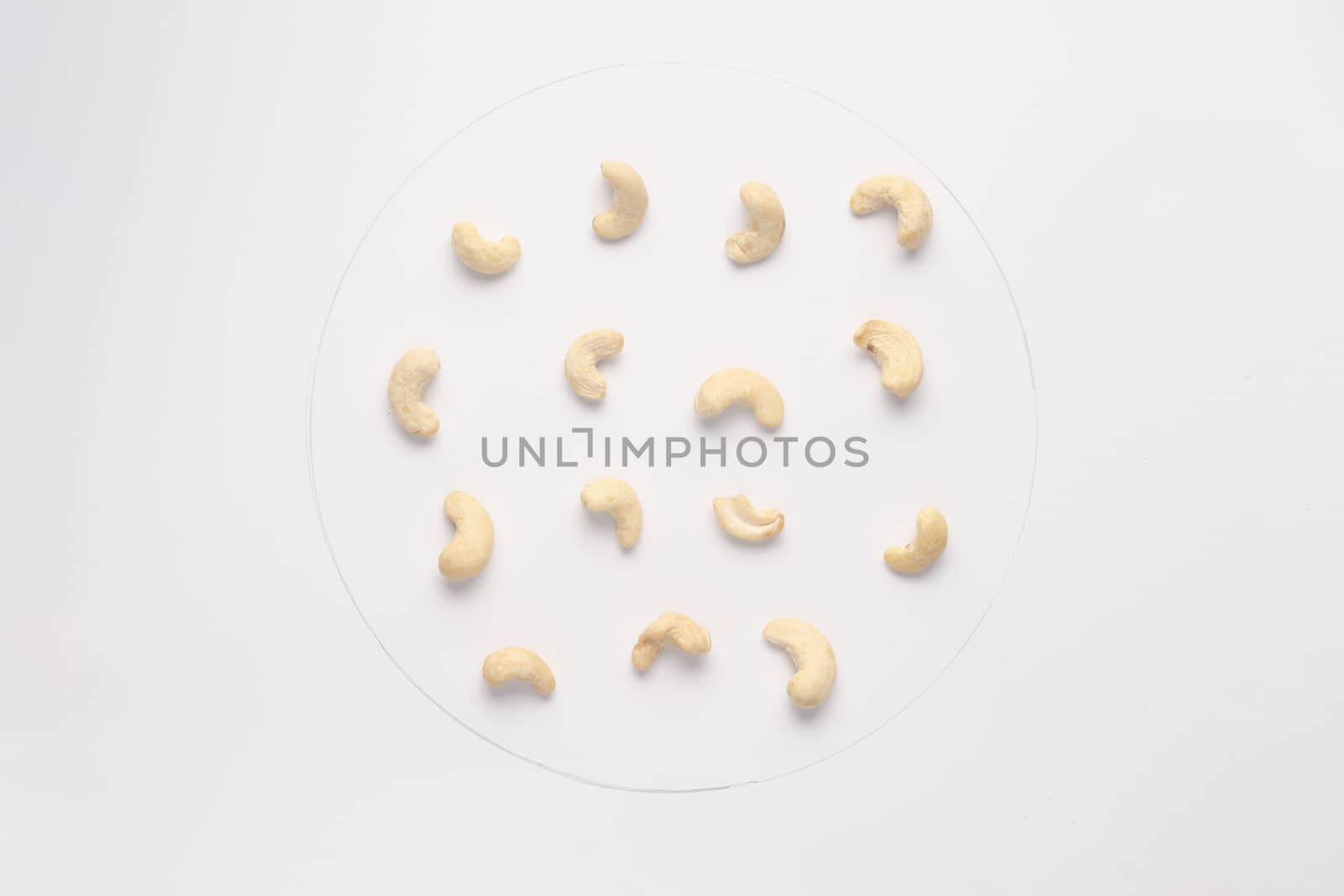 Cashew nuts isolated on white backgroud. 