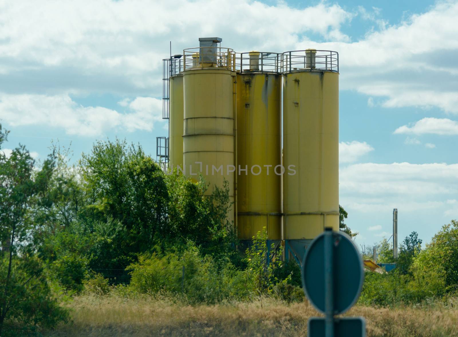 Large silo plant of an industrial plant