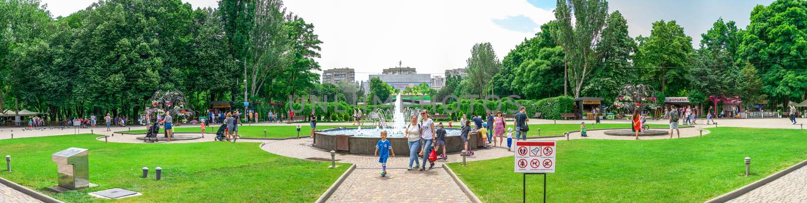 Fountains in Gorky Park in Odessa, Ukraine by Multipedia