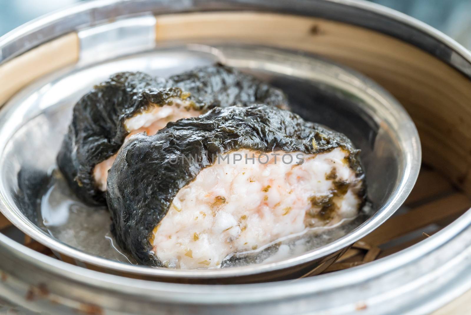 Chinese dim sum seaweed pork dumpling - Steamed Chinese groumet cuisine