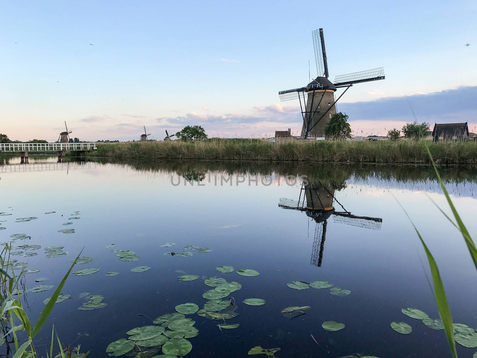 The Kinderdijk windmills by Kartouchken