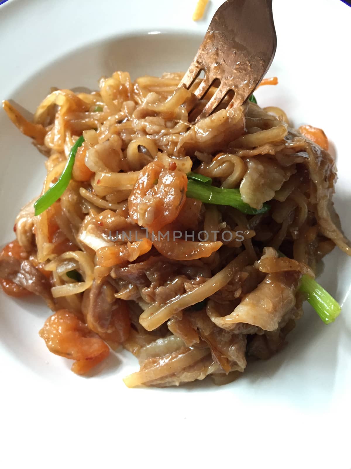 Fried rice sticks(Pad Thai) with shrimps and seasoning