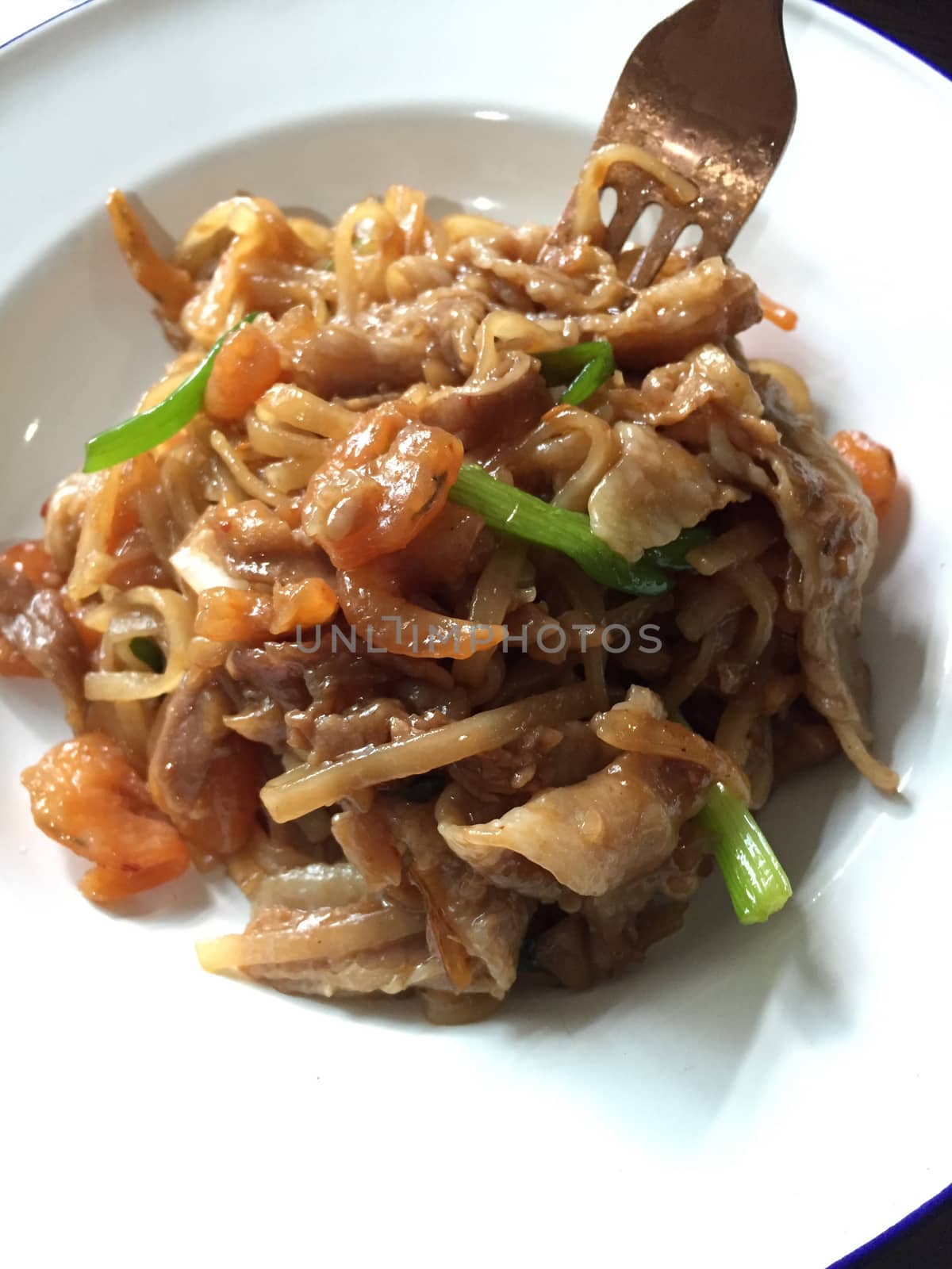 Fried rice sticks(Pad Thai) with shrimps and seasoning