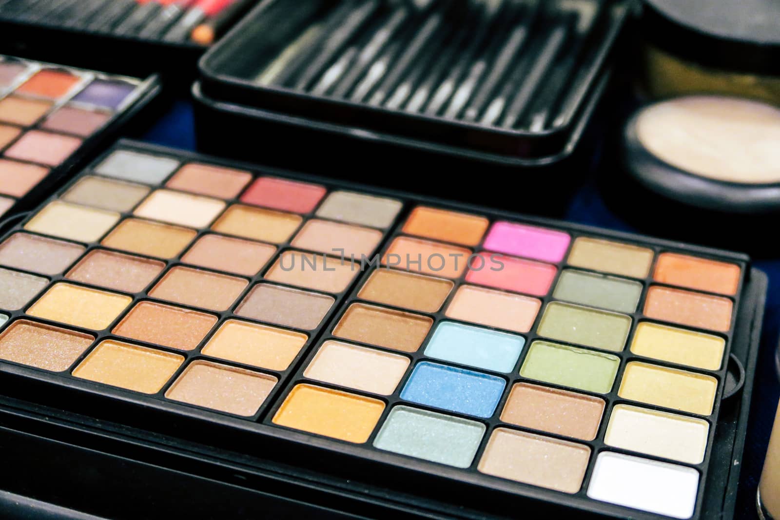 Eye shadow palette and brushes