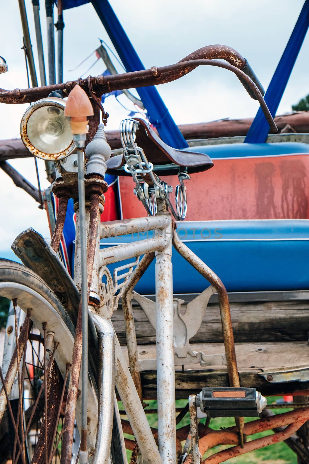 detail image of Old tricycle by ponsulak