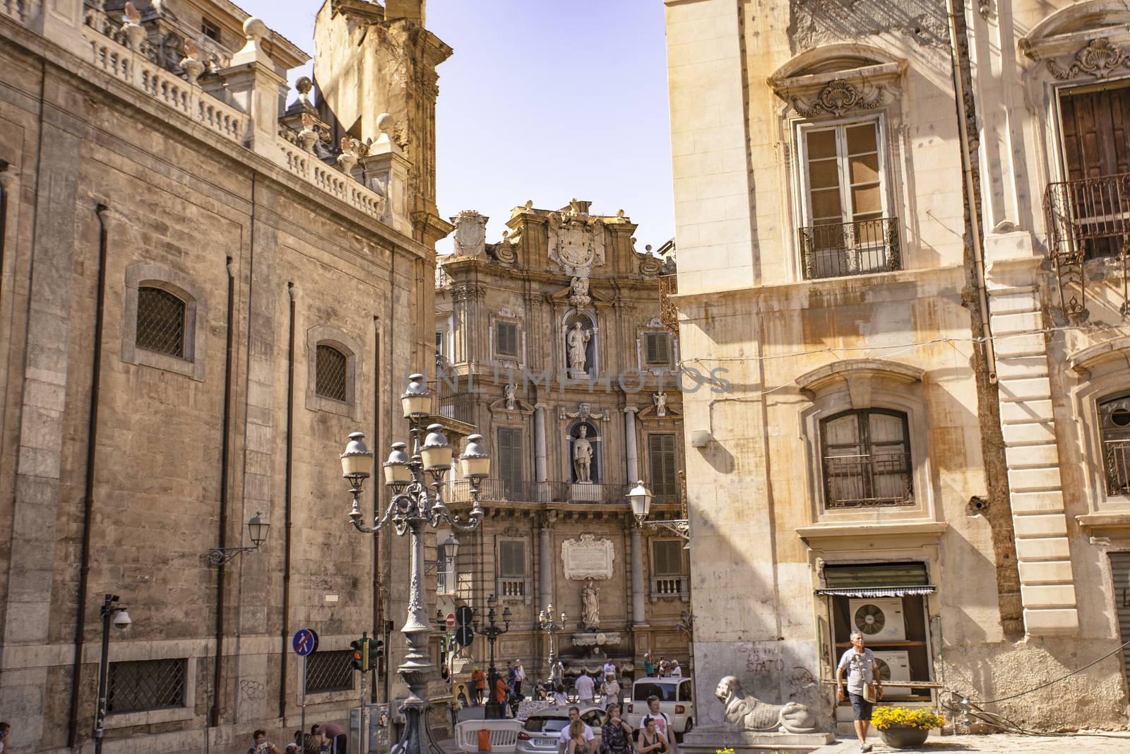 Piazza Pretoria, also called Piazza della Vergogna, is located on the edge of the Kalsa district, near the corner of the Cassaro with Via Maqueda