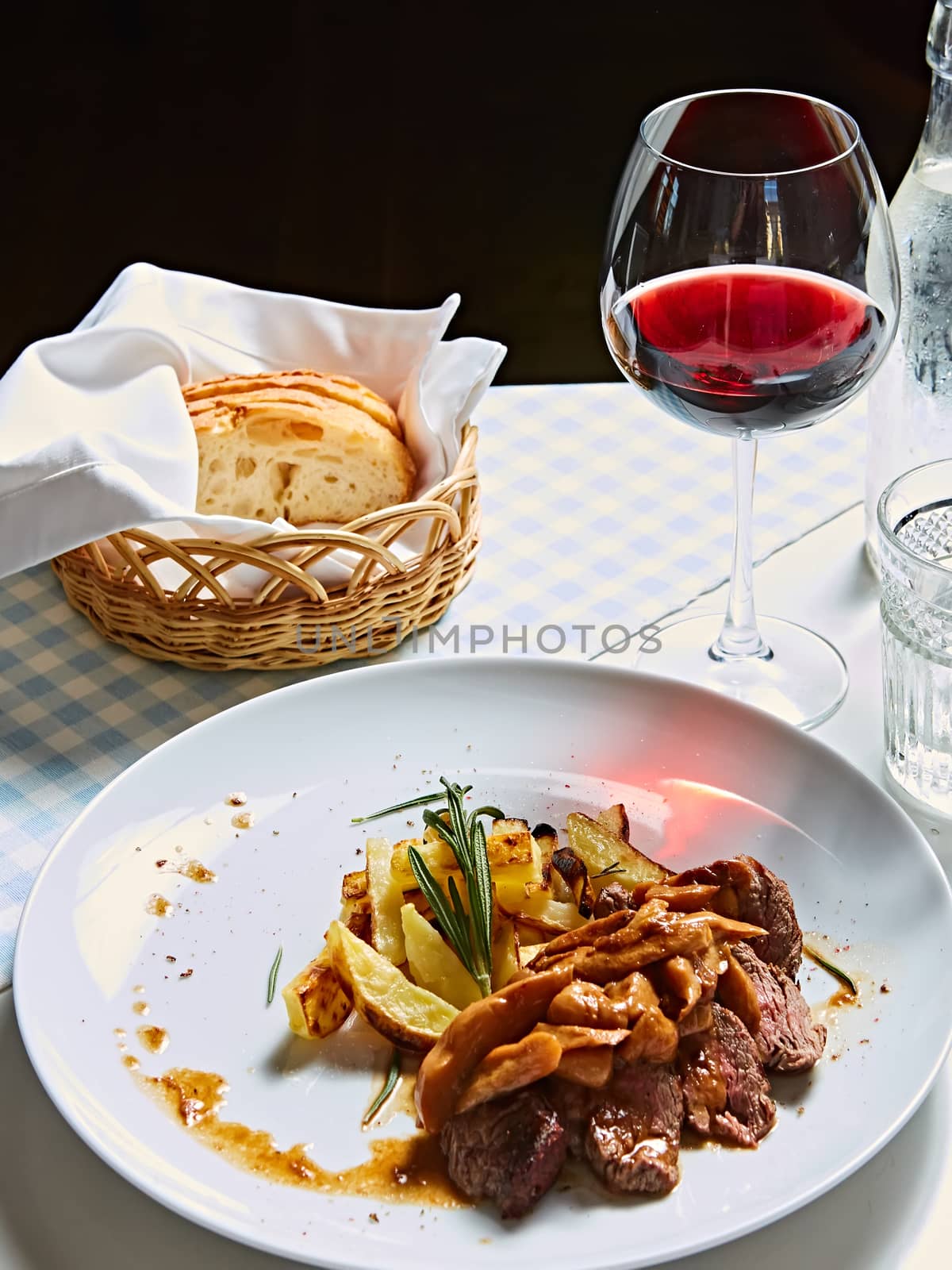 potatoes fried with mushrooms and beef