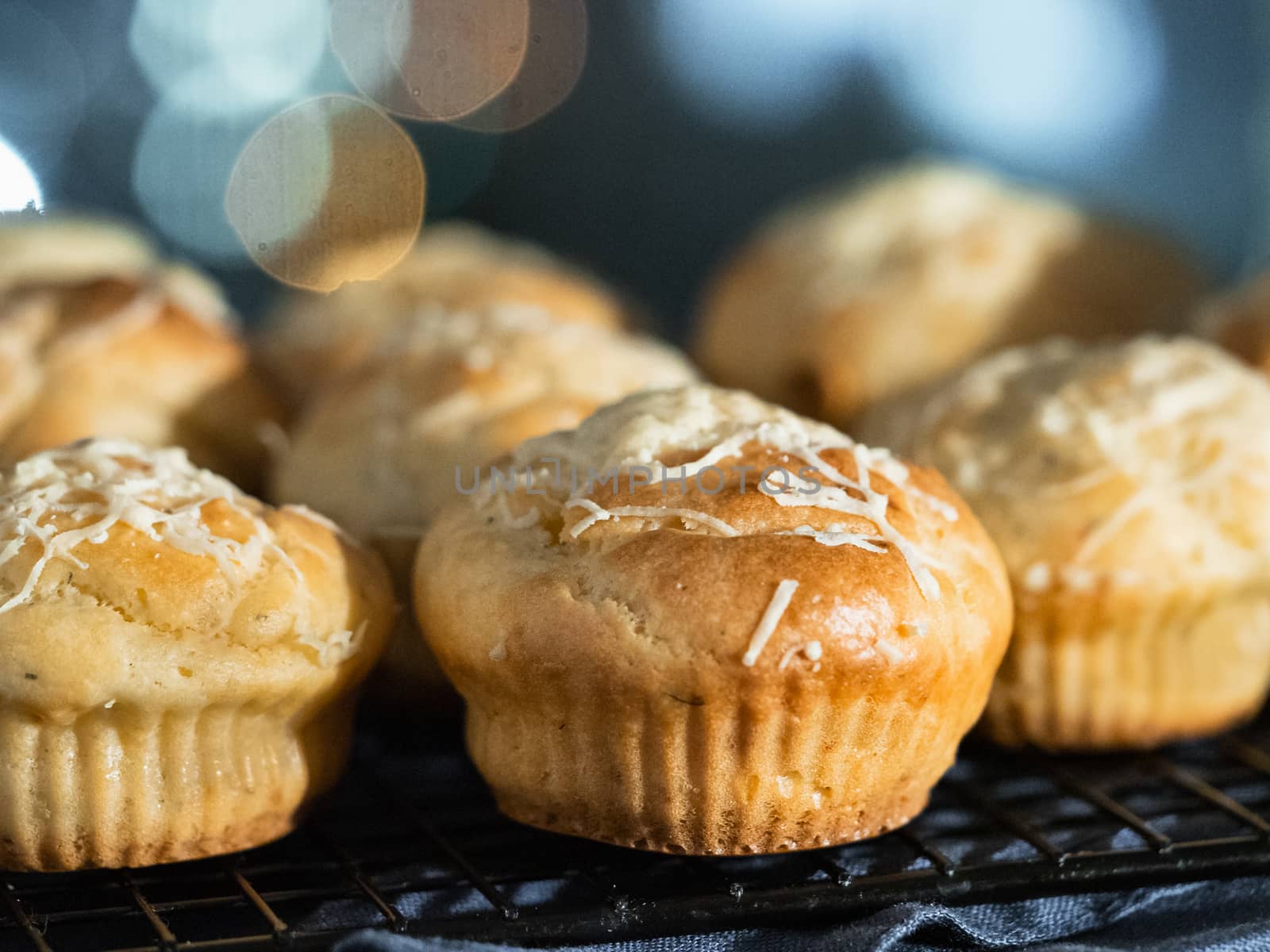 salted muffins with cream cheese, topping parmesan by fascinadora