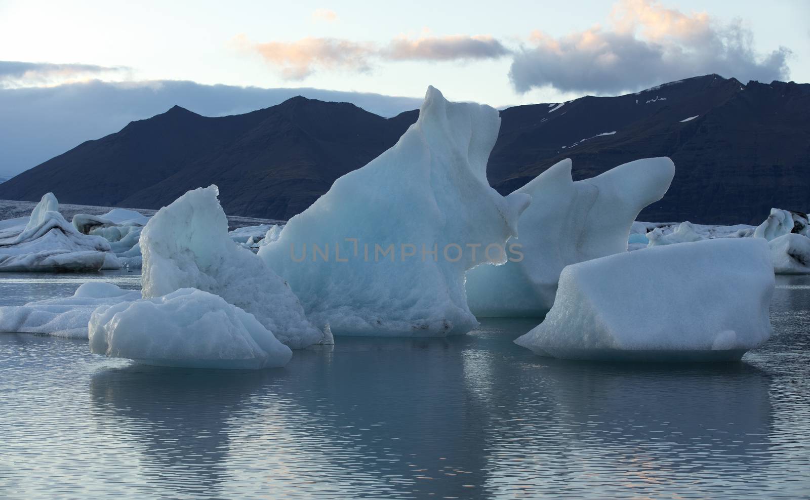Iceberg Lagoon Jokulsarlon Iceland Filled With Glacial Icebergs