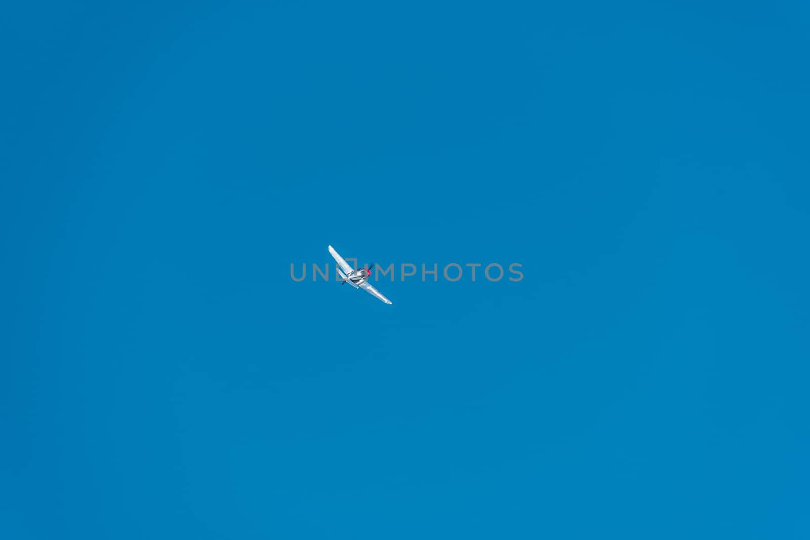 Démonstration des 9 alphajets de la patrouille de France lors d'un meeting aérien