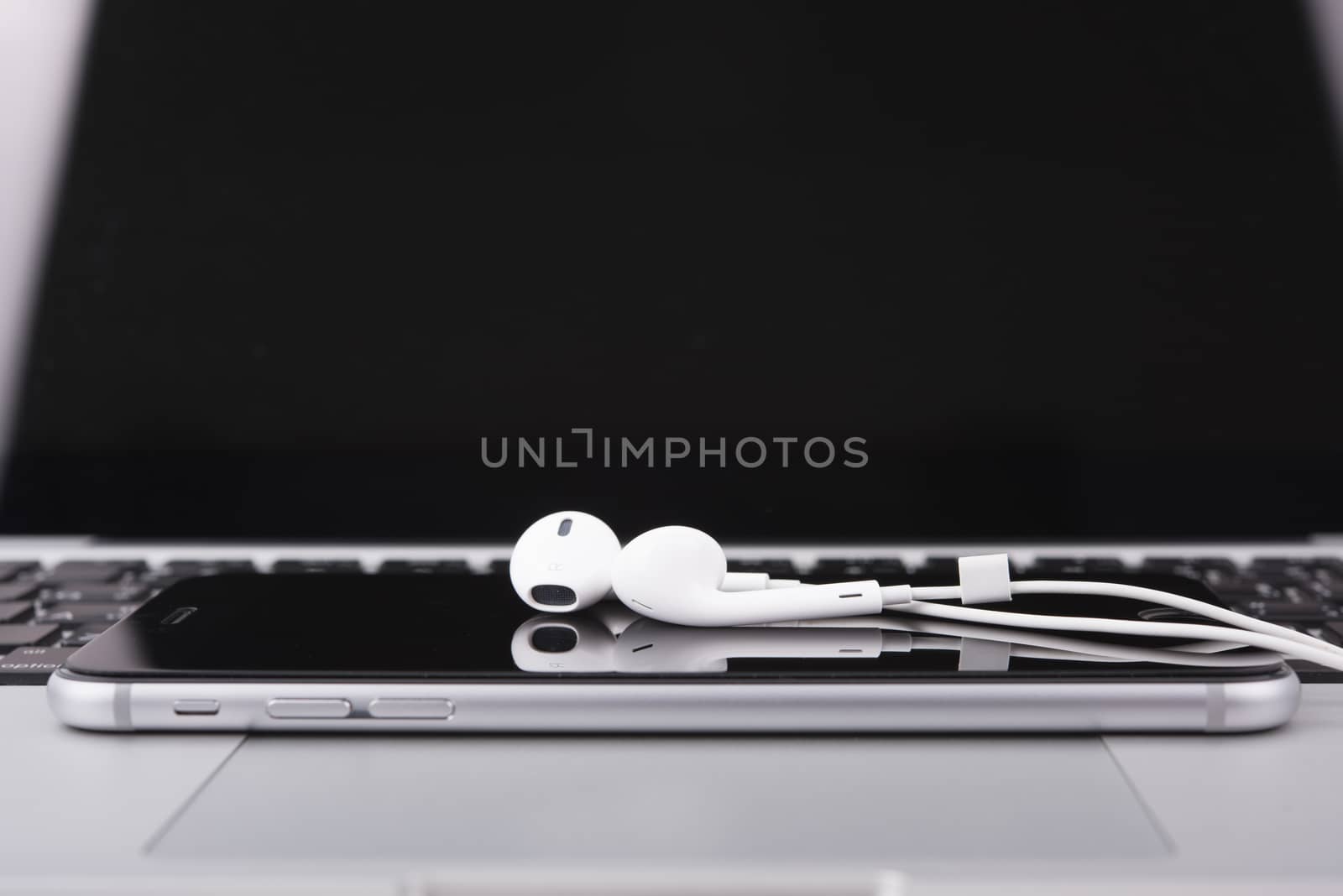 laptop,notebook and mobile phone, smartphone on office desk table.