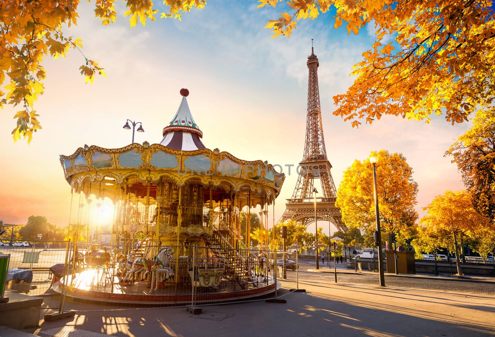 Carousel in autumn by Givaga