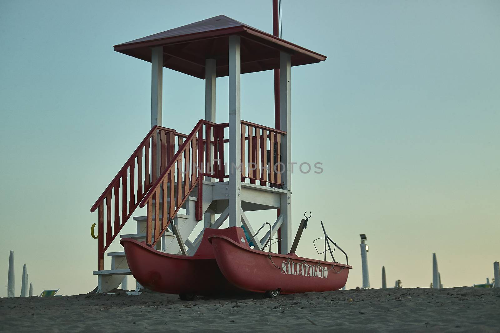 Rescue station for the beach by pippocarlot