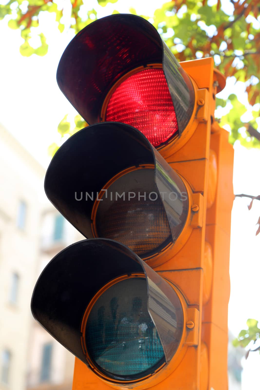 Traffic light to regulate traffic flow by antonionardelli