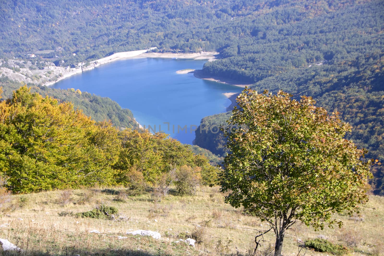 View of the montagna Spaccata lake in Abruzzo National Park, Italy