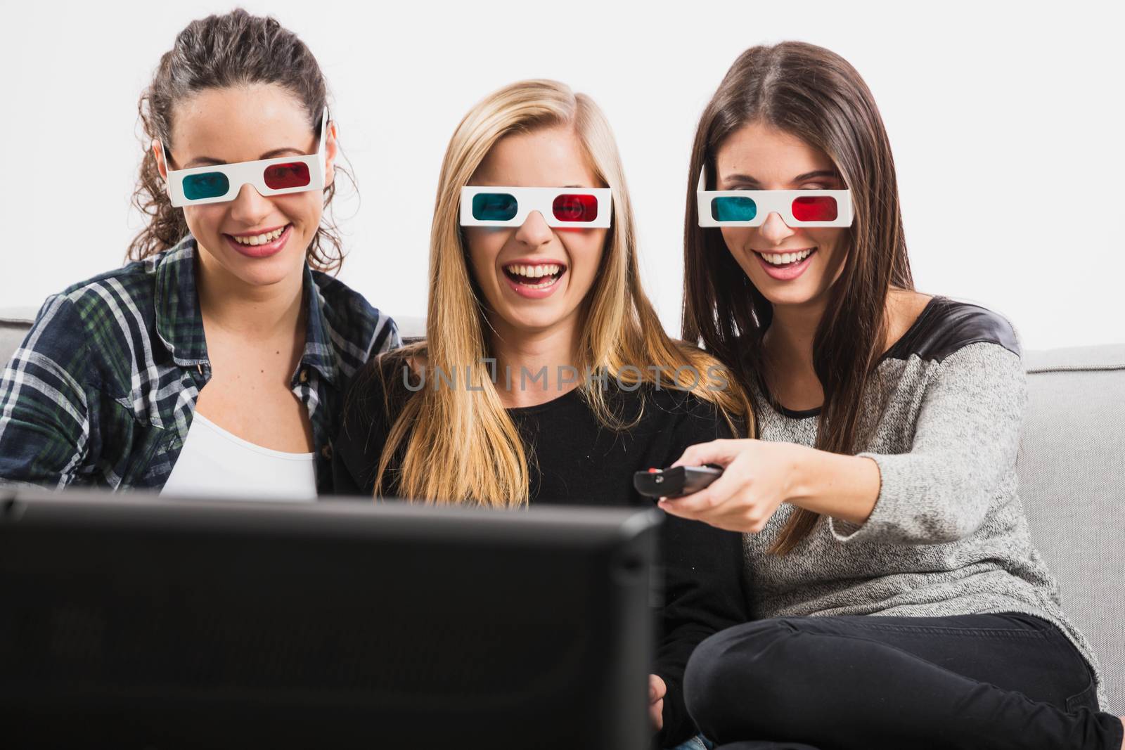 Girls watching 3D movies  by Iko