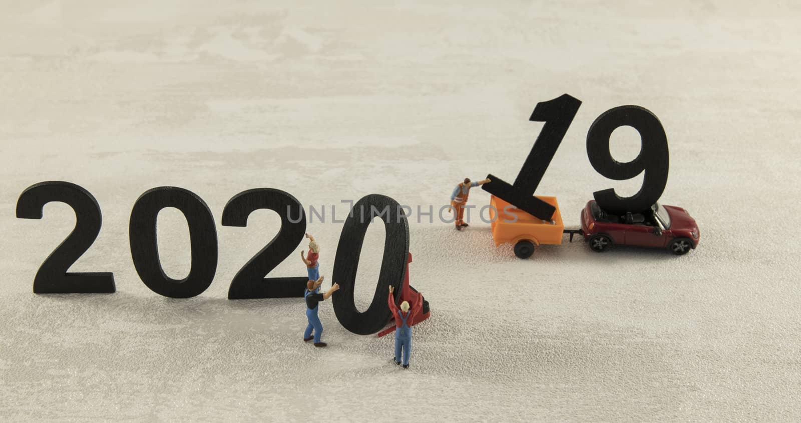 little people working at the new 2020 and remove the 2019 letters