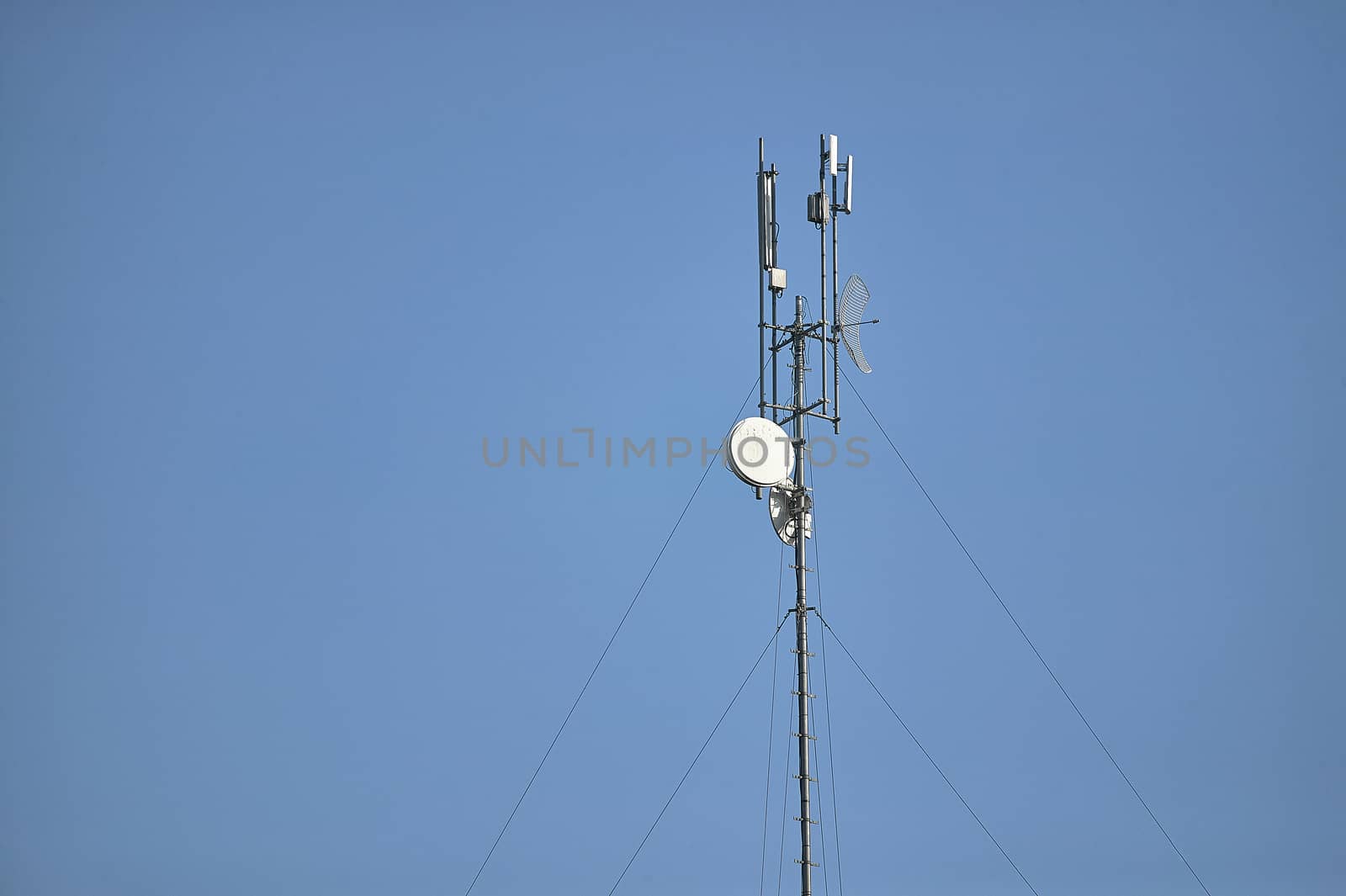Antenna for internet data transmission. by pippocarlot