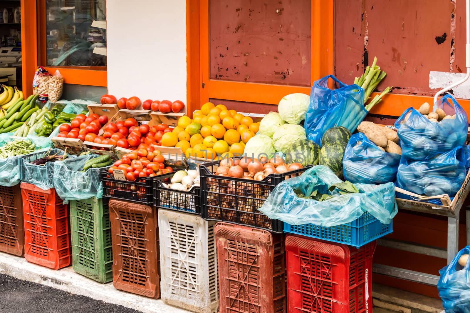 Large amount of fruits displayed  by Philou1000