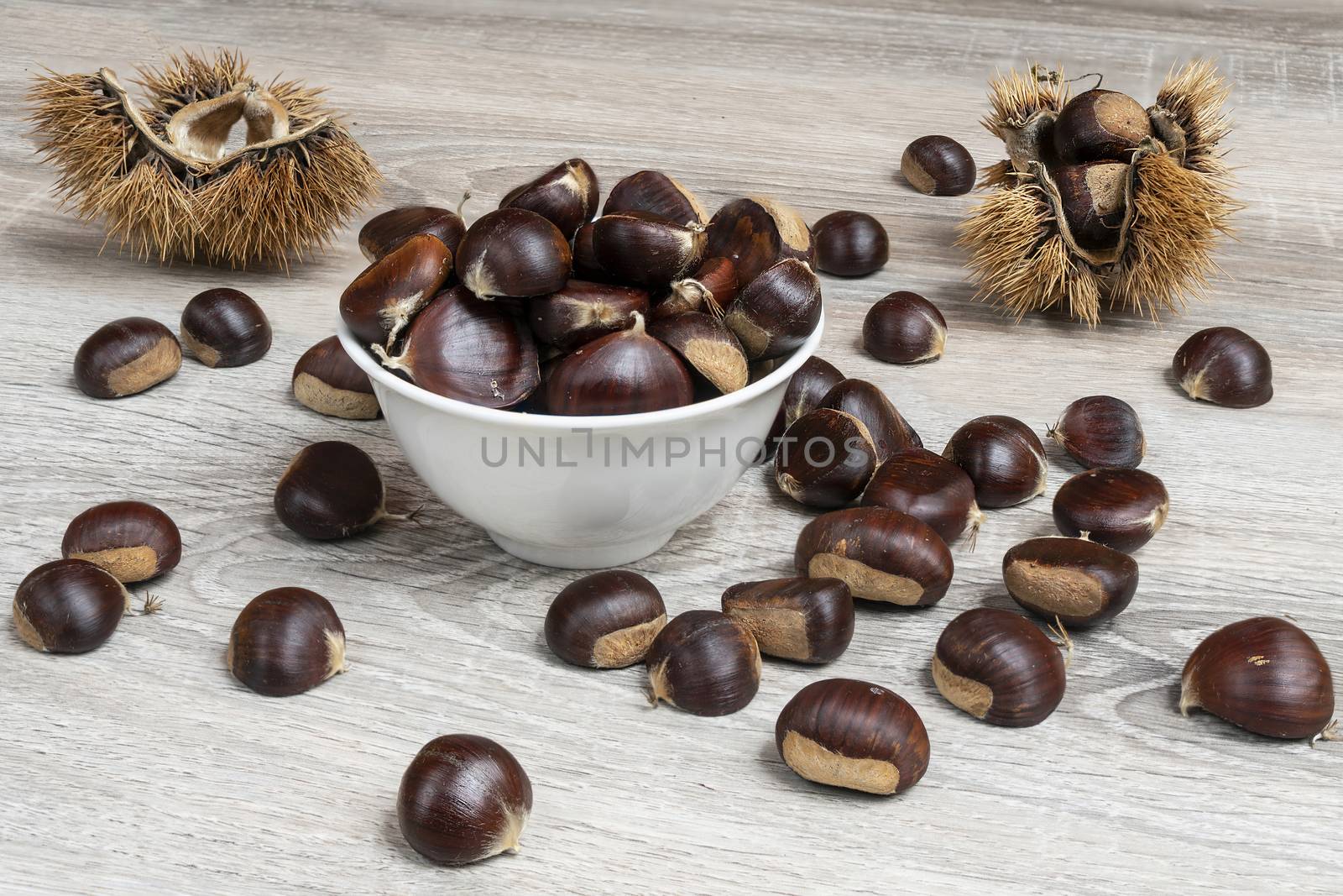 Chestnuts in autumn by sergiodv